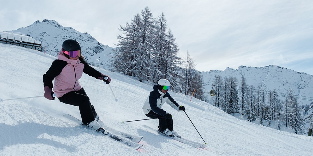 Chystáte se na svah? Půjčte si kompletní lyžařskou výbavu.
